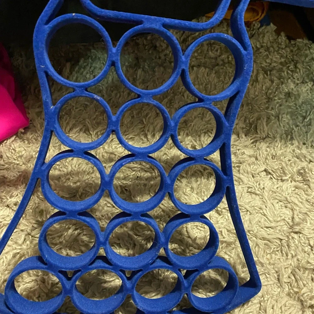 Blue scarf holder